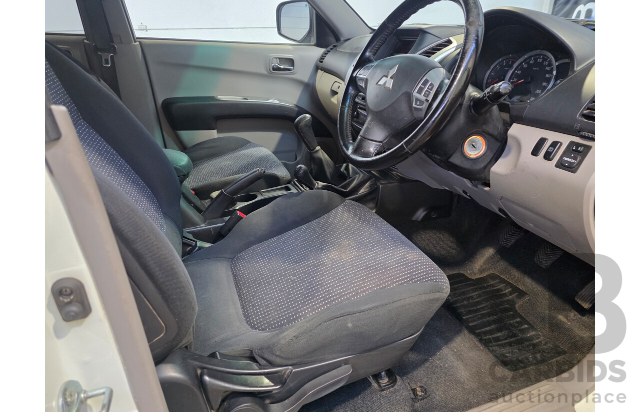 08/2011 Mitsubishi Triton GLX-R (4x4) MN MY11 Double Cab Utility White 2.5L