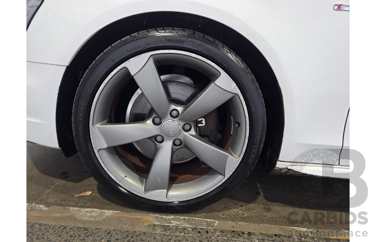 10/2013 Audi A4 2.0 TFSI QUATTRO AWD B8 (8K) MY14 4d Sedan White 2.0L