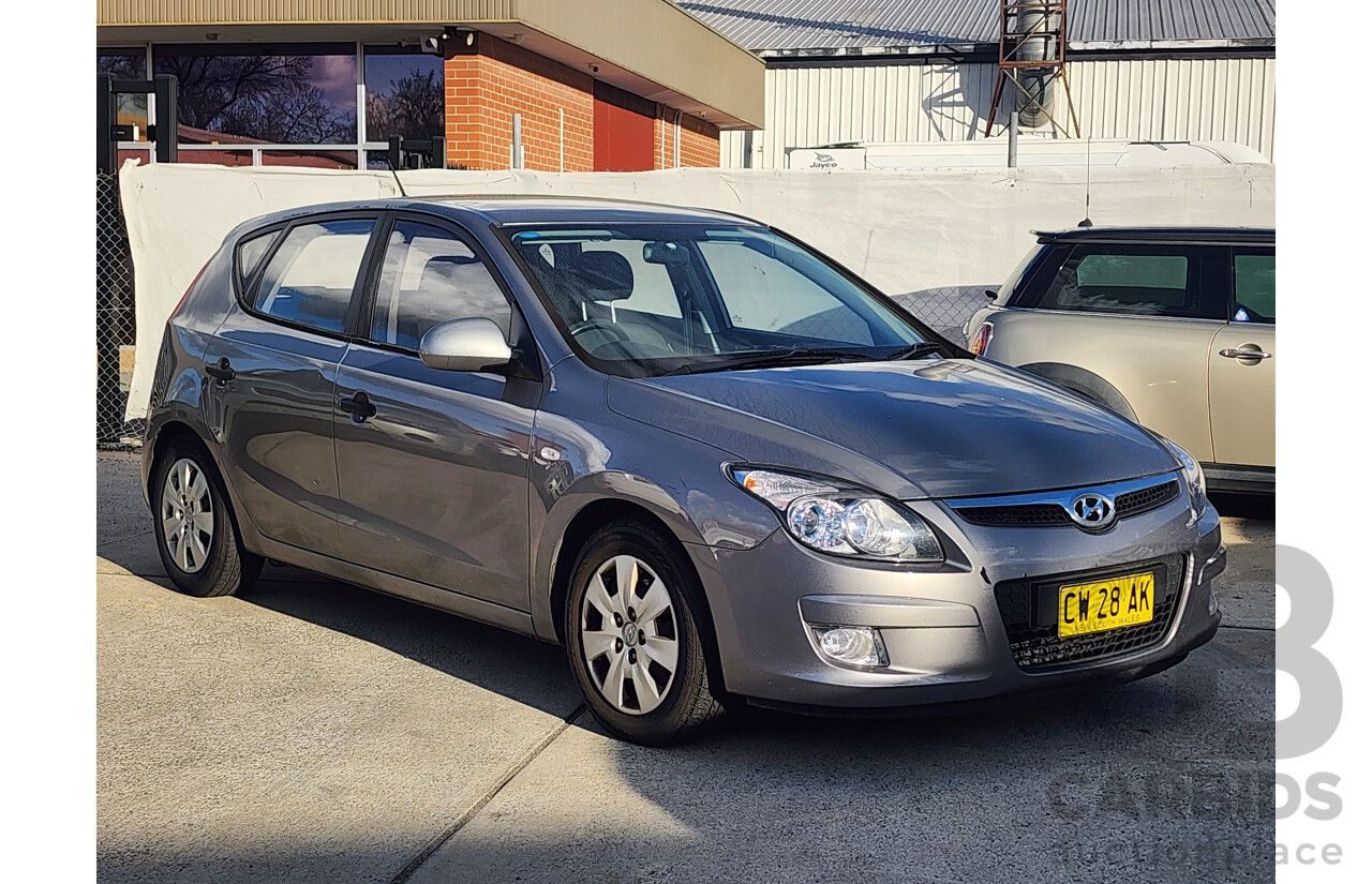 08/2011 Hyundai i30 SX 1.6 CRDi FD MY11 5d Hatchback Grey 1.6L