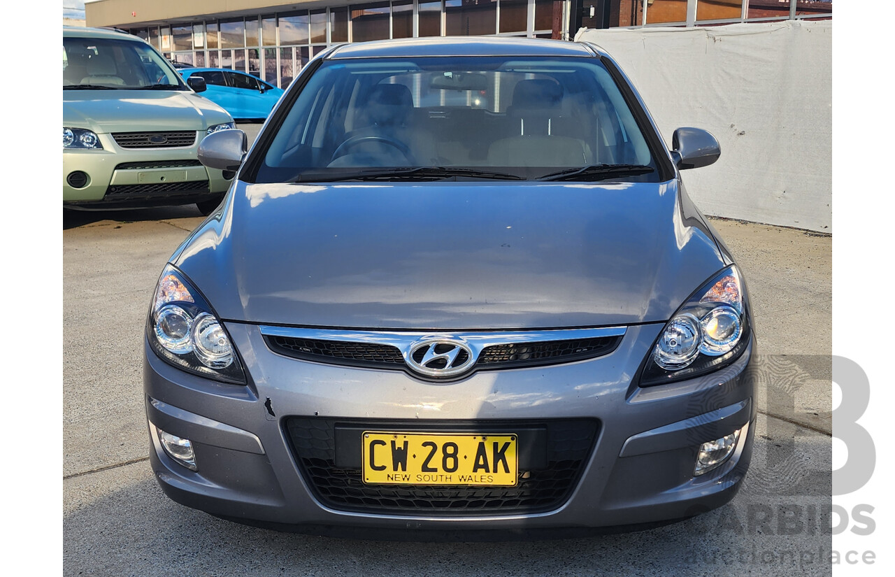 08/2011 Hyundai i30 SX 1.6 CRDi FD MY11 5d Hatchback Grey 1.6L