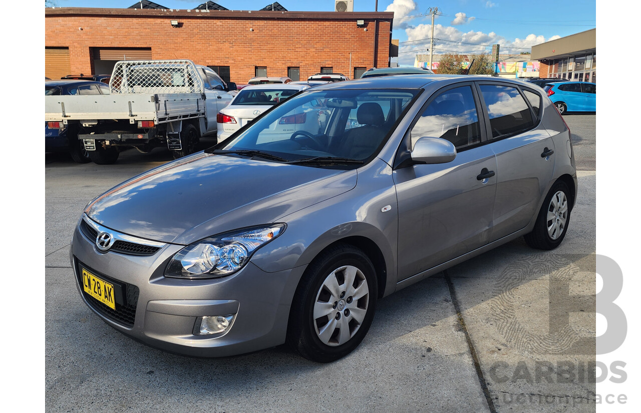 08/2011 Hyundai i30 SX 1.6 CRDi FD MY11 5d Hatchback Grey 1.6L
