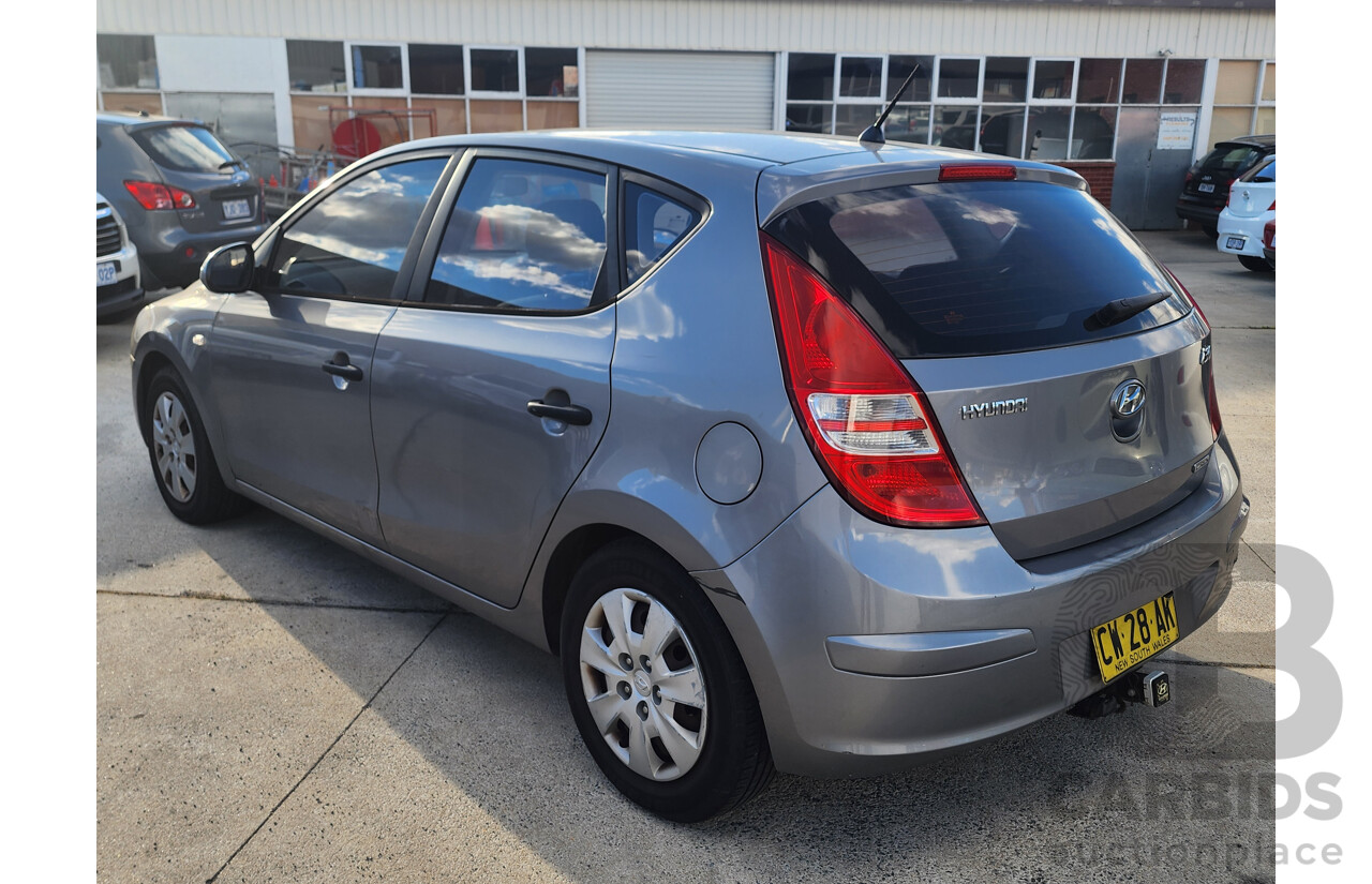 08/2011 Hyundai i30 SX 1.6 CRDi FD MY11 5d Hatchback Grey 1.6L