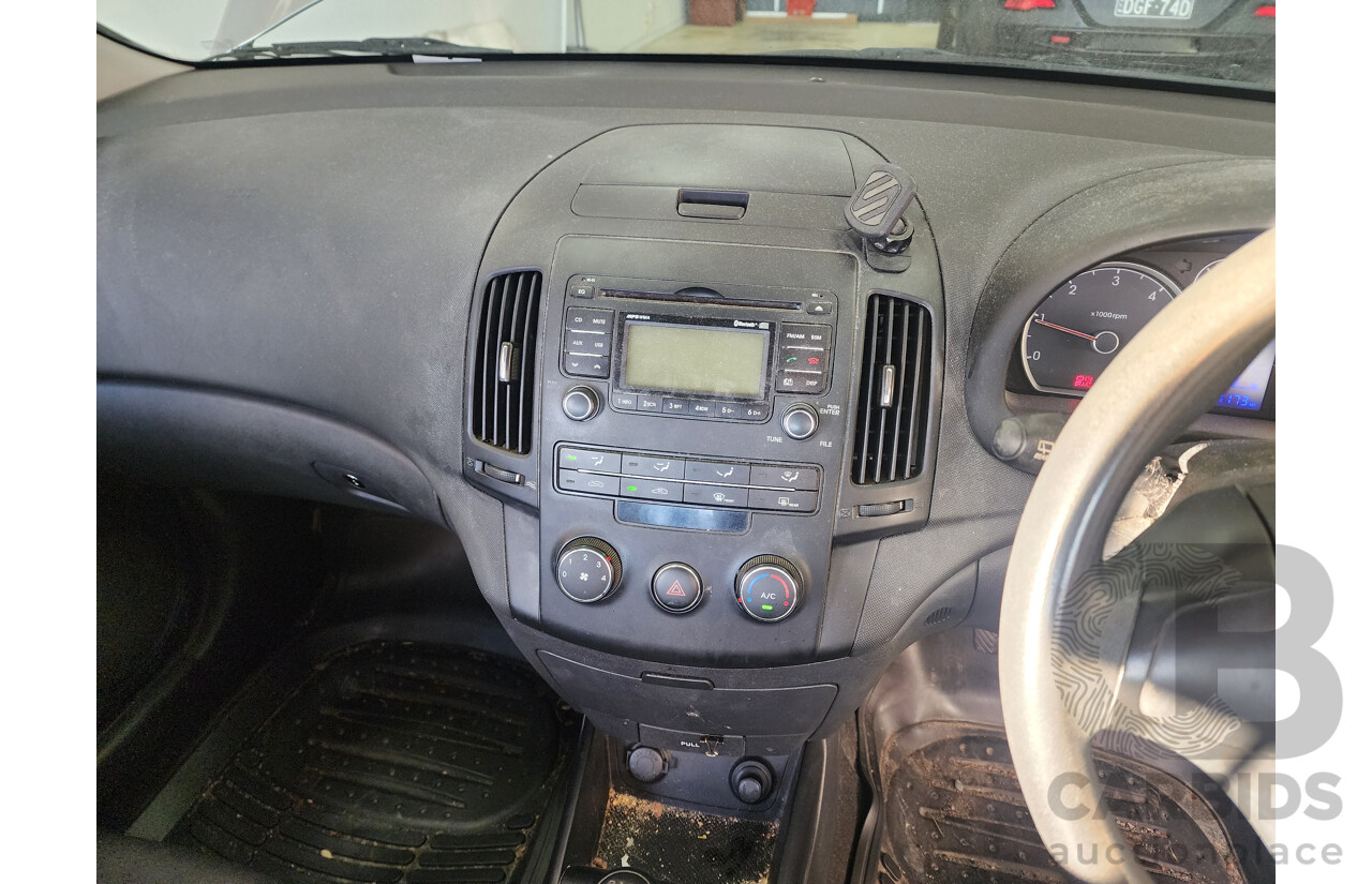 08/2011 Hyundai i30 SX 1.6 CRDi FD MY11 5d Hatchback Grey 1.6L