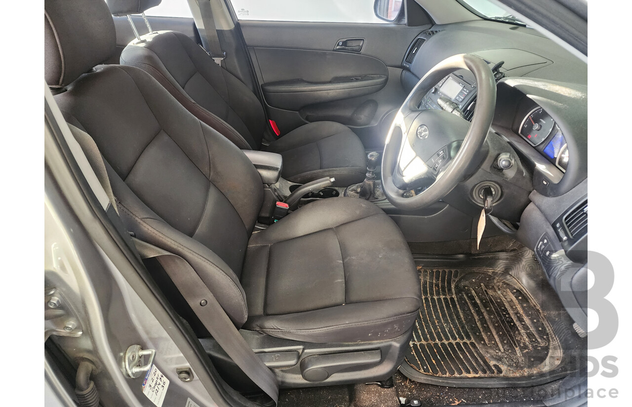 08/2011 Hyundai i30 SX 1.6 CRDi FD MY11 5d Hatchback Grey 1.6L