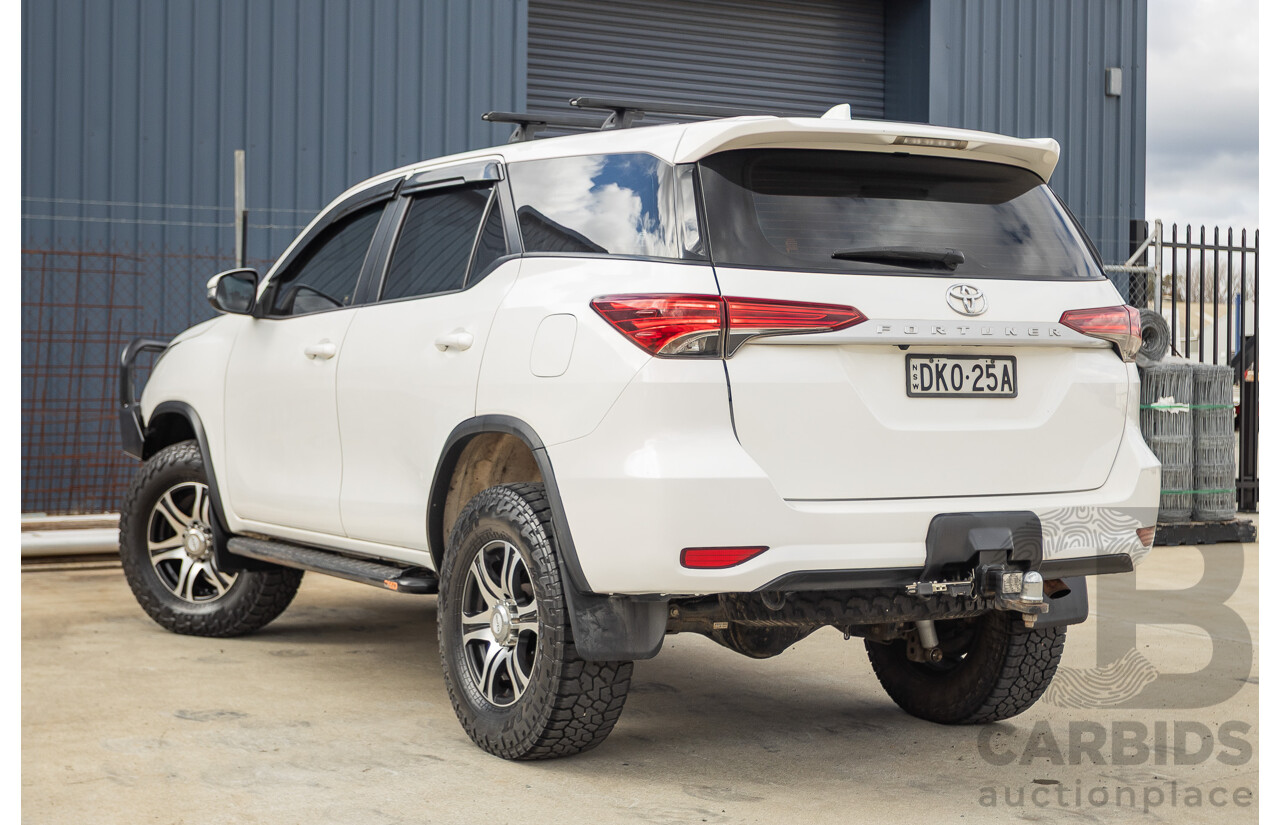 10/2015 Toyota Fortuner GX (4x4) GUN156R 4d Wagon White Turbo Diesel 2.8L