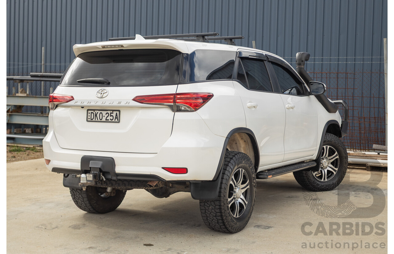 10/2015 Toyota Fortuner GX (4x4) GUN156R 4d Wagon White Turbo Diesel 2.8L