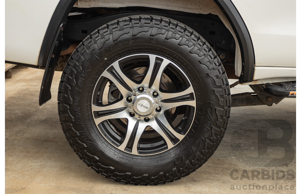 10/2015 Toyota Fortuner GX (4x4) GUN156R 4d Wagon White Turbo Diesel 2.8L