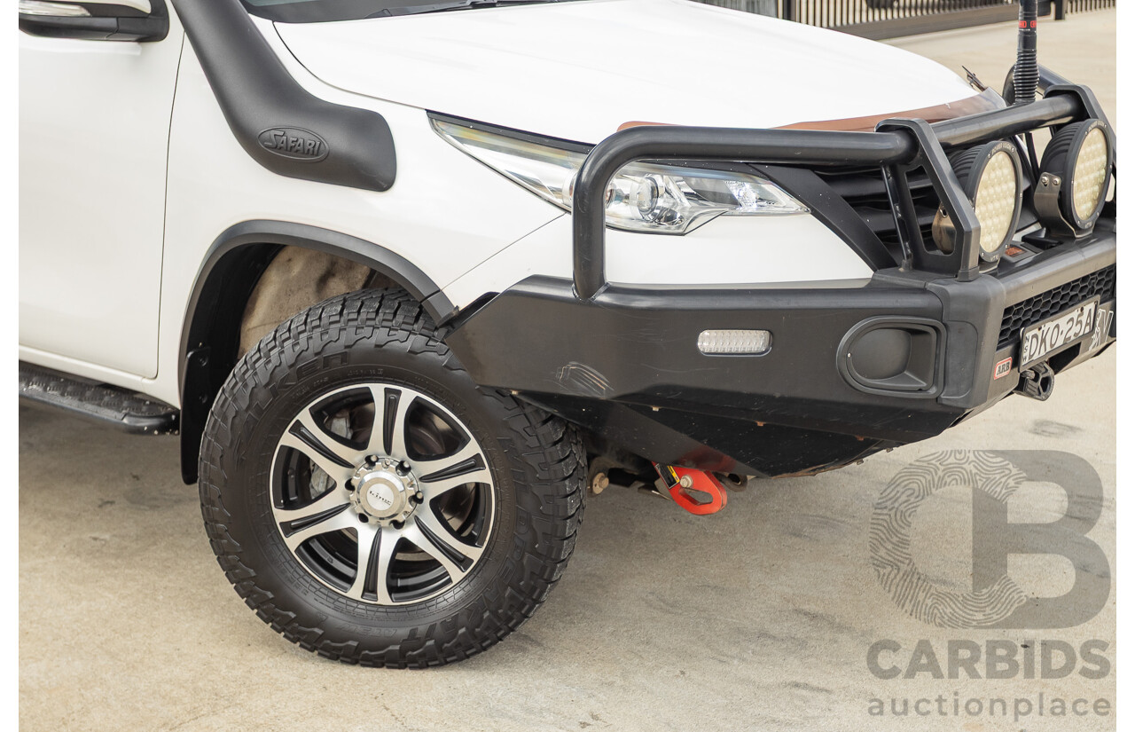10/2015 Toyota Fortuner GX (4x4) GUN156R 4d Wagon White Turbo Diesel 2.8L
