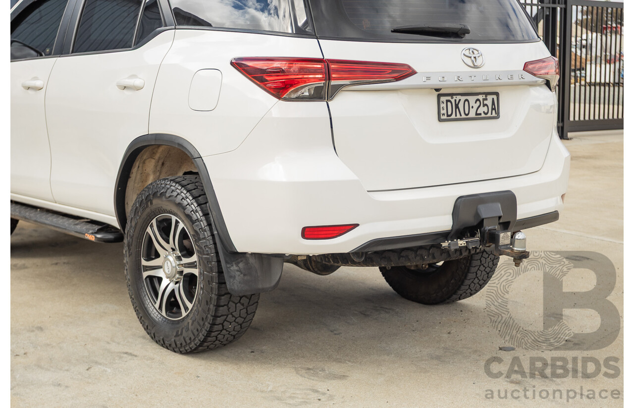 10/2015 Toyota Fortuner GX (4x4) GUN156R 4d Wagon White Turbo Diesel 2.8L
