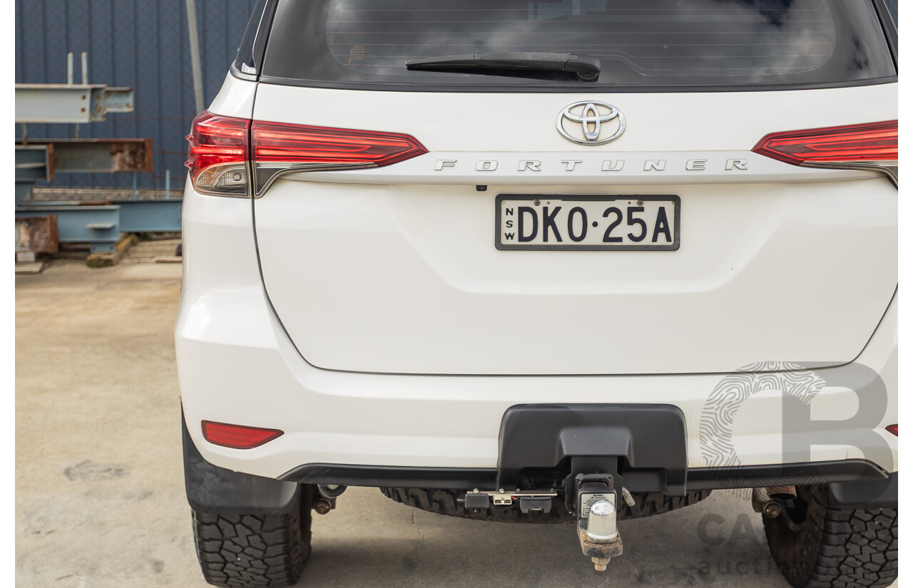 10/2015 Toyota Fortuner GX (4x4) GUN156R 4d Wagon White Turbo Diesel 2.8L