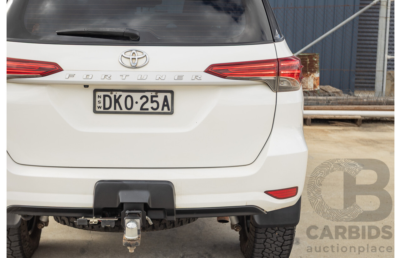 10/2015 Toyota Fortuner GX (4x4) GUN156R 4d Wagon White Turbo Diesel 2.8L
