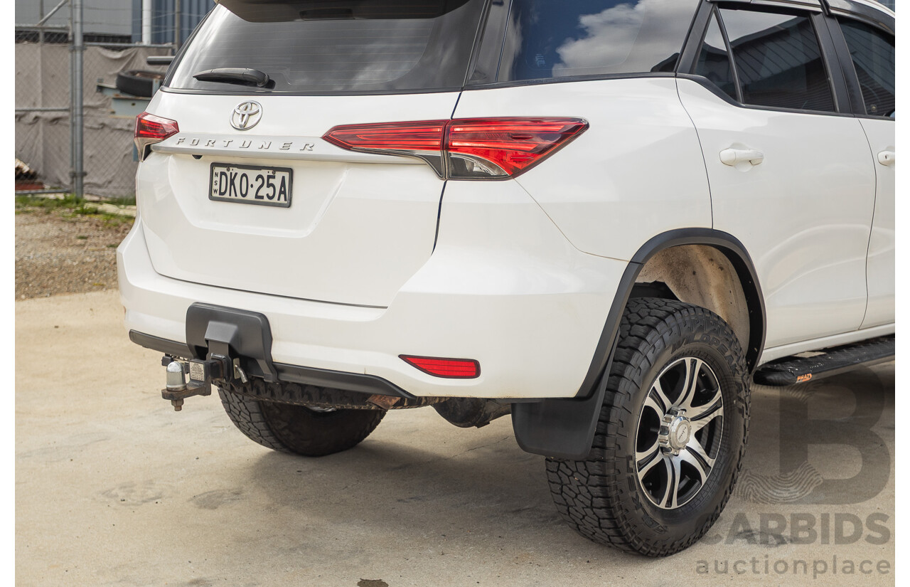 10/2015 Toyota Fortuner GX (4x4) GUN156R 4d Wagon White Turbo Diesel 2.8L