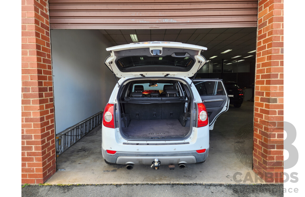 11/2010 Holden Captiva LX (4x4) CG MY10 4d Wagon White 3.2L