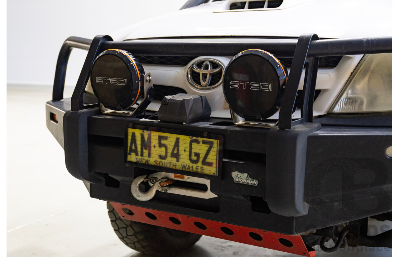08/2006 Toyota Hilux SR (4x4) KUN26R Dual Cab P/Up White 3.0L