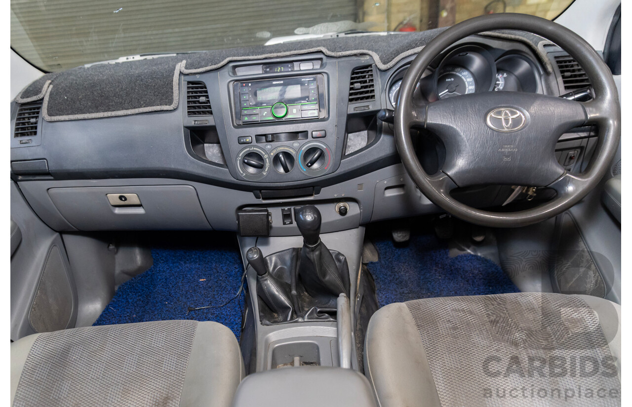 08/2006 Toyota Hilux SR (4x4) KUN26R Dual Cab P/Up White 3.0L