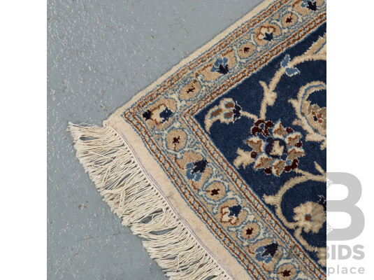 Hand Knotted Persian Nain Rug