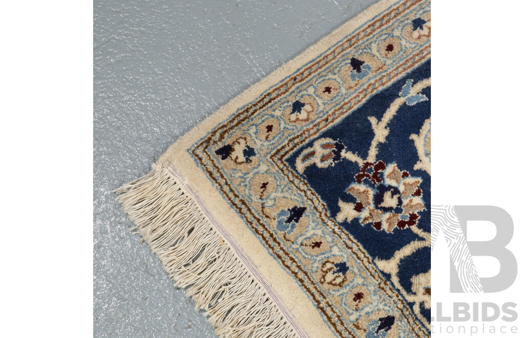 Hand Knotted Persian Nain Rug