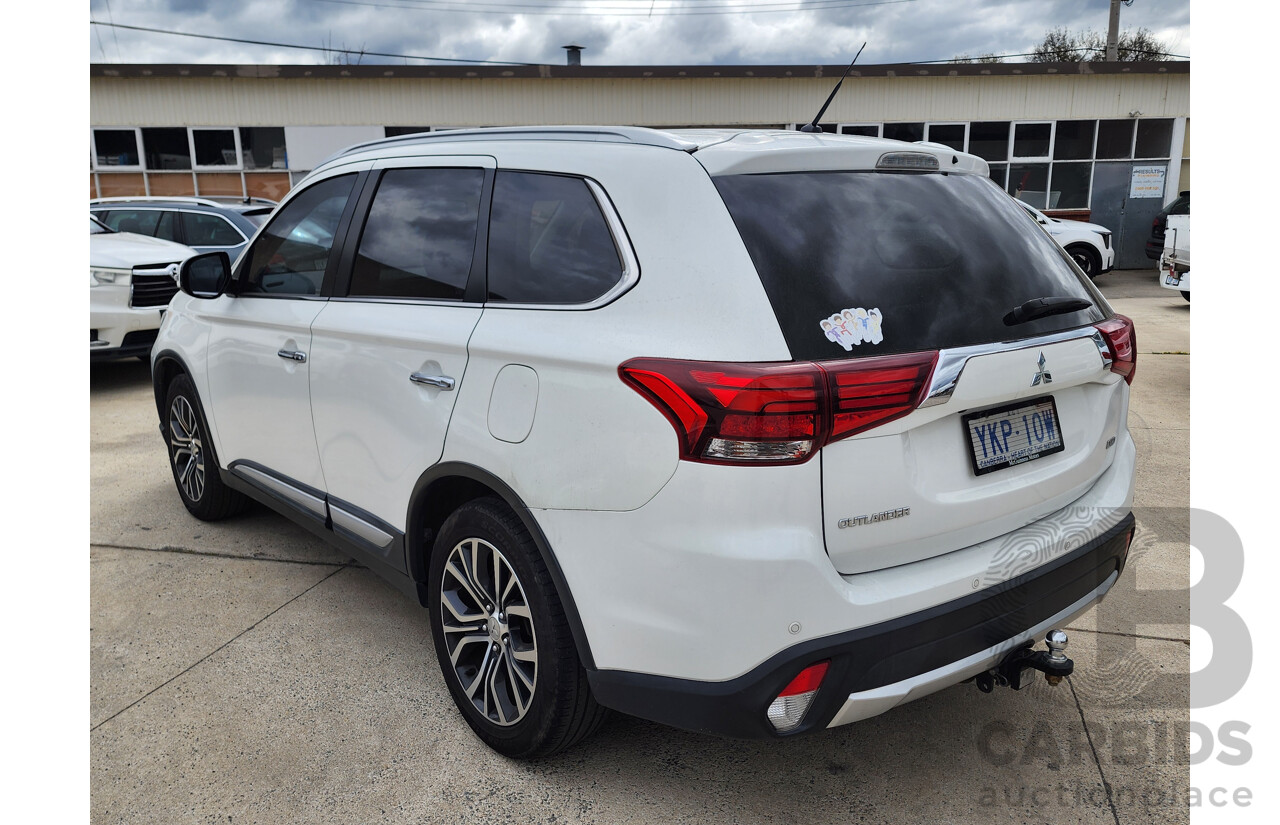 09/2015 Mitsubishi Outlander Exceed (4x4) ZK MY16 4d Wagon White 2.3L
