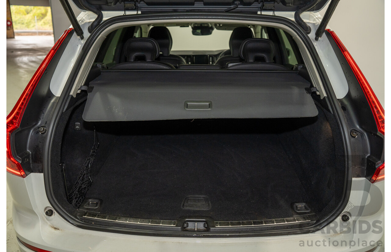 11/2019 Volvo Xc60 T5 Momentum (AWD) 246 MY20 4d Wagon White Turbo 2.0L