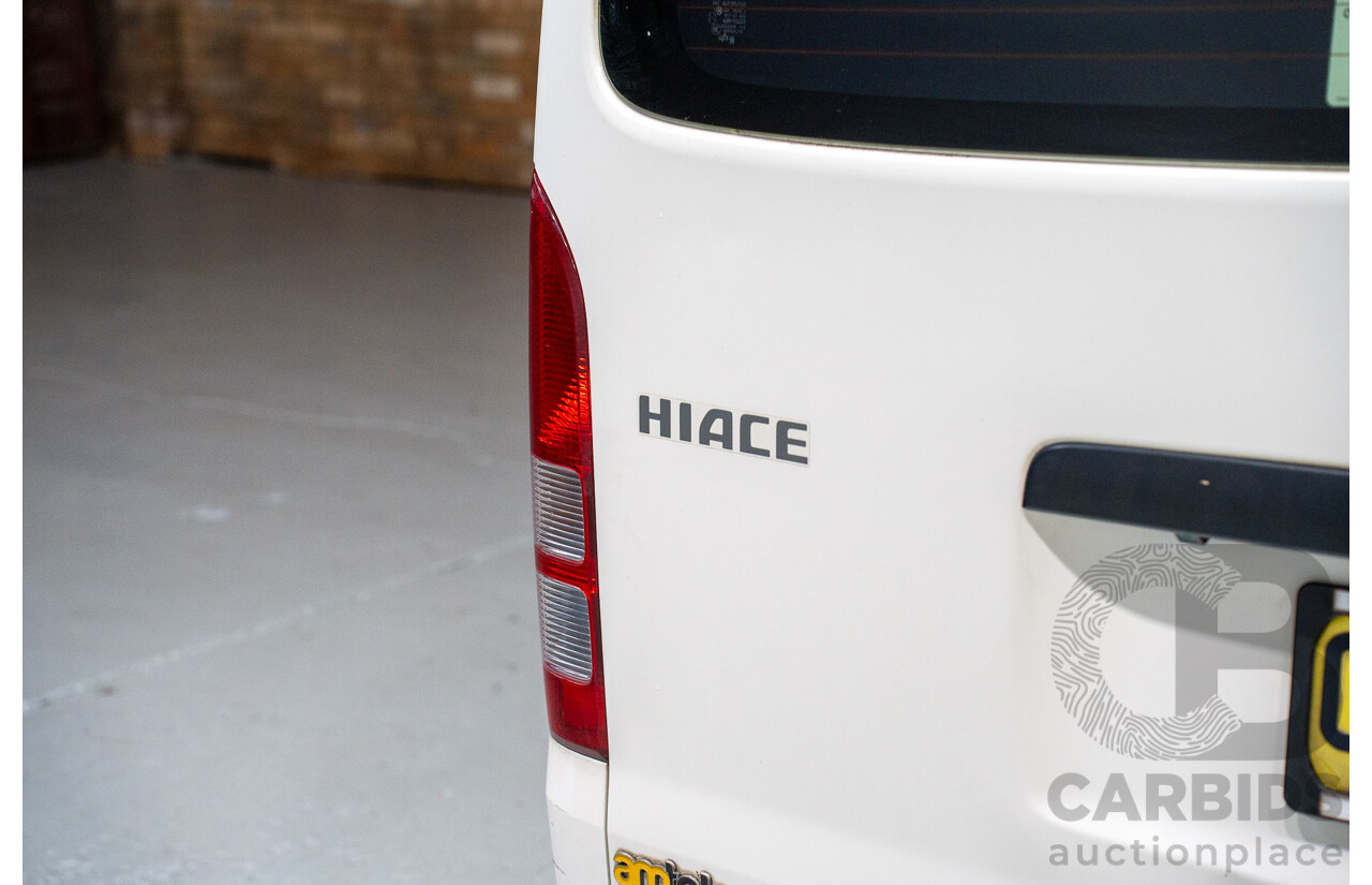 12/2017 Toyota Hiace COMMUTER (RWD) KDH223R MY16 Bus White 3.0L 12 Seats