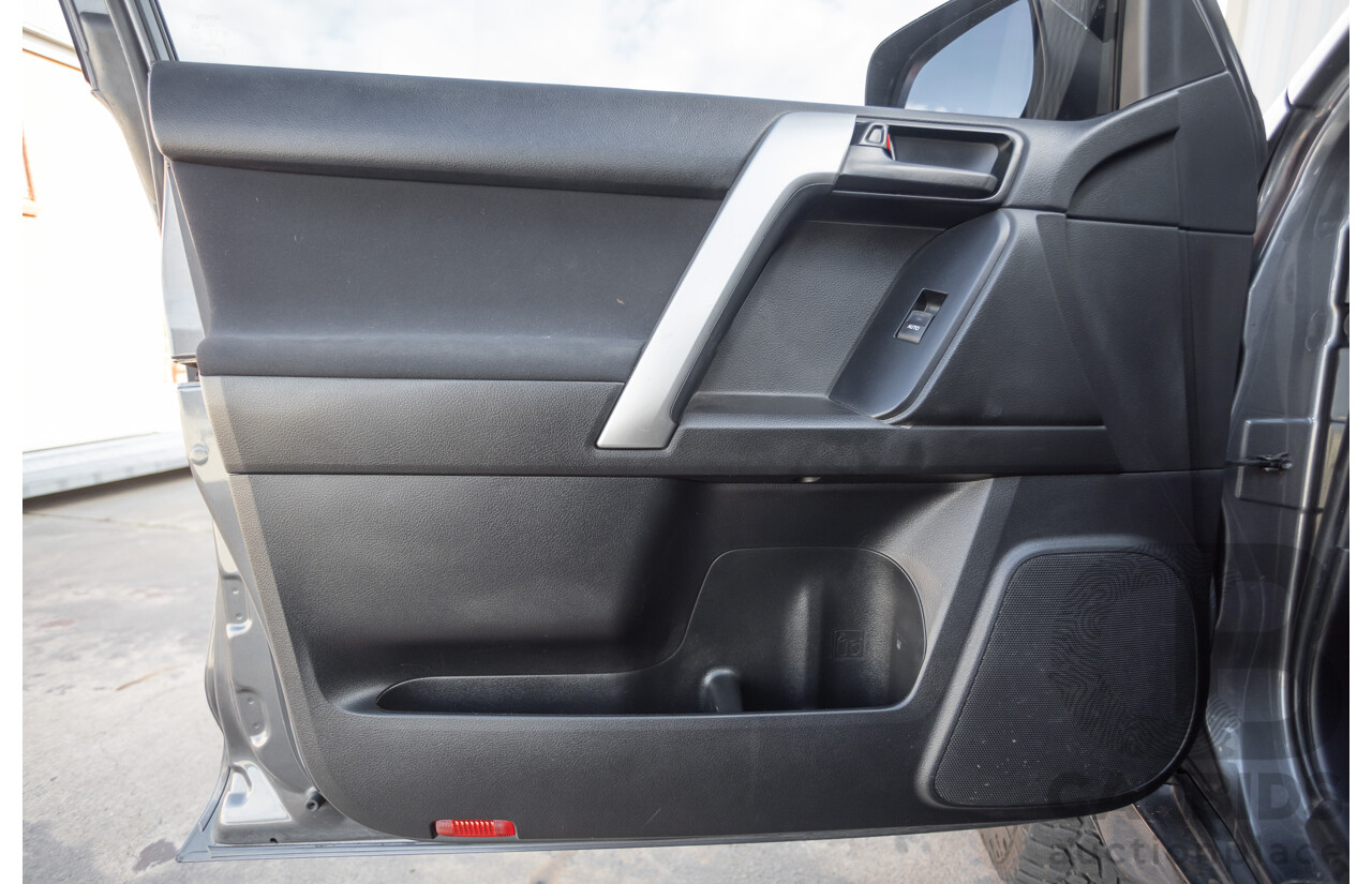 11/2013 Toyota Landcruiser Prado GXL (4x4) KDJ150R MY14 4d Wagon Graphite Grey Metallic Turbo Diesel 3.0L - 7 Seater