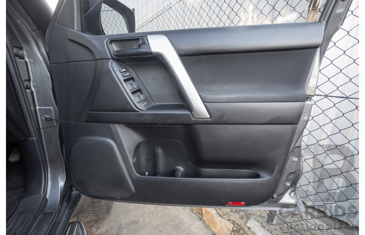 11/2013 Toyota Landcruiser Prado GXL (4x4) KDJ150R MY14 4d Wagon Graphite Grey Metallic Turbo Diesel 3.0L - 7 Seater