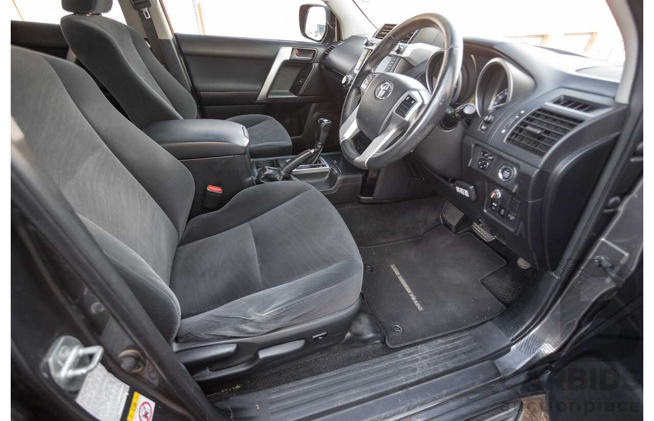 11/2013 Toyota Landcruiser Prado GXL (4x4) KDJ150R MY14 4d Wagon Graphite Grey Metallic Turbo Diesel 3.0L - 7 Seater