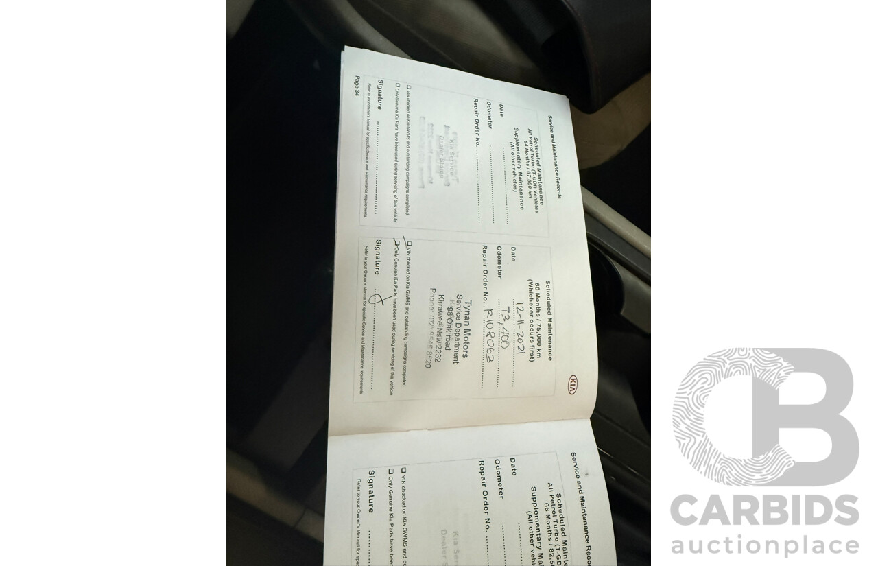 01/2017 Kia Carnival S (FWD) YP MY17 4d Wagon Silver 3.3L