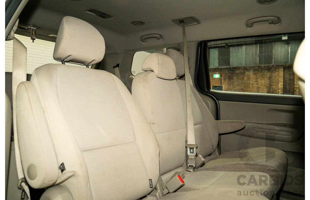 01/2017 Kia Carnival S (FWD) YP MY17 4d Wagon Silver 3.3L