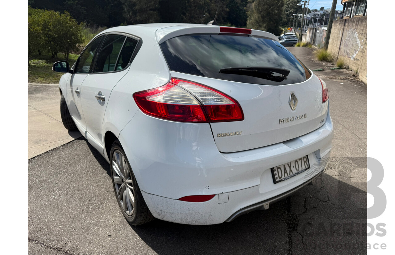 04/2015 Renault Megane GT-LINE PREMIUM FWD B95 MY14 5D Hatchback White Turbo Diesel 1.5L