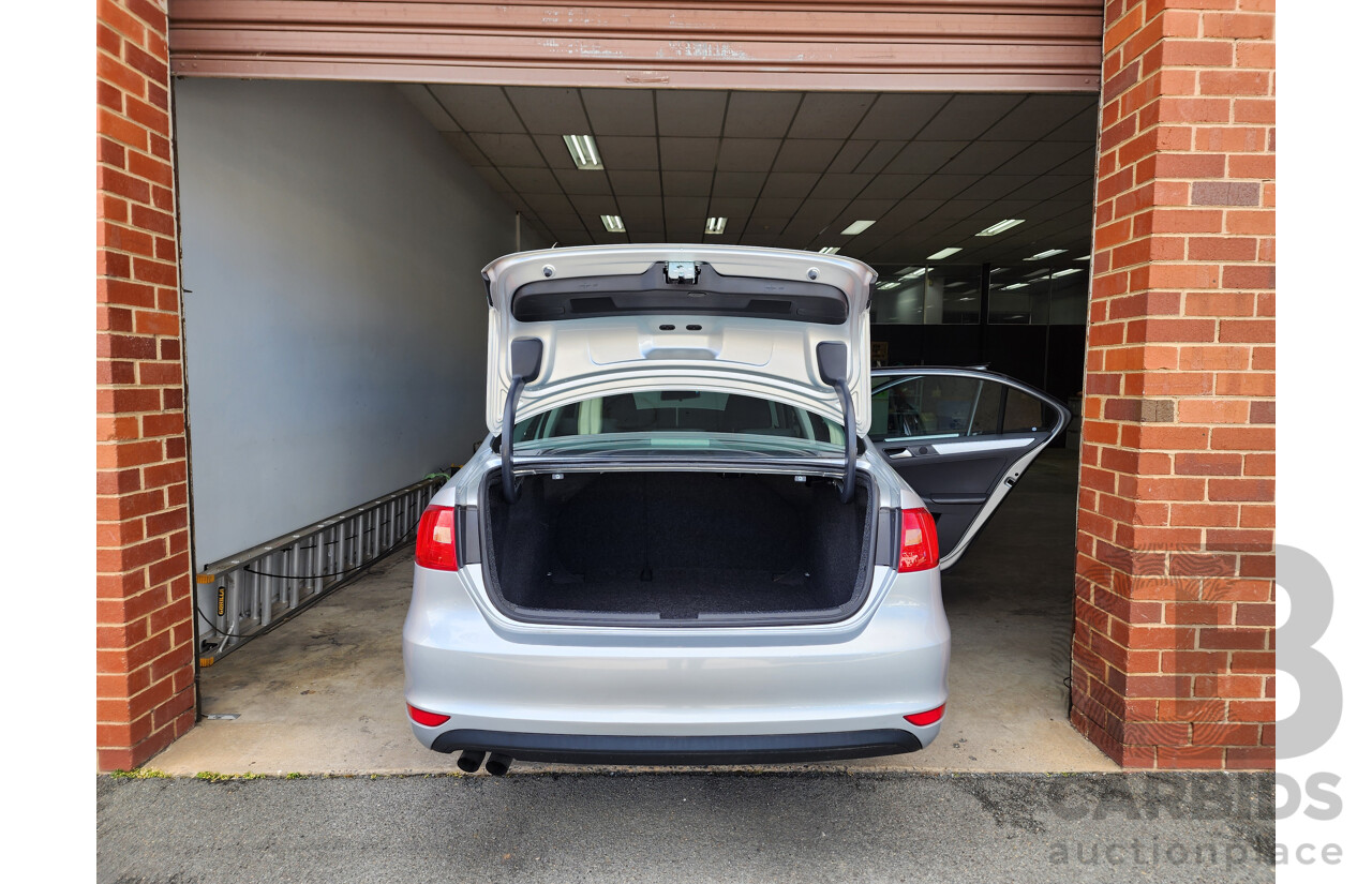 09/2013 Volkswagen Jetta 118 TSI 1KM MY13.5 4d Sedan Silver 1.4L