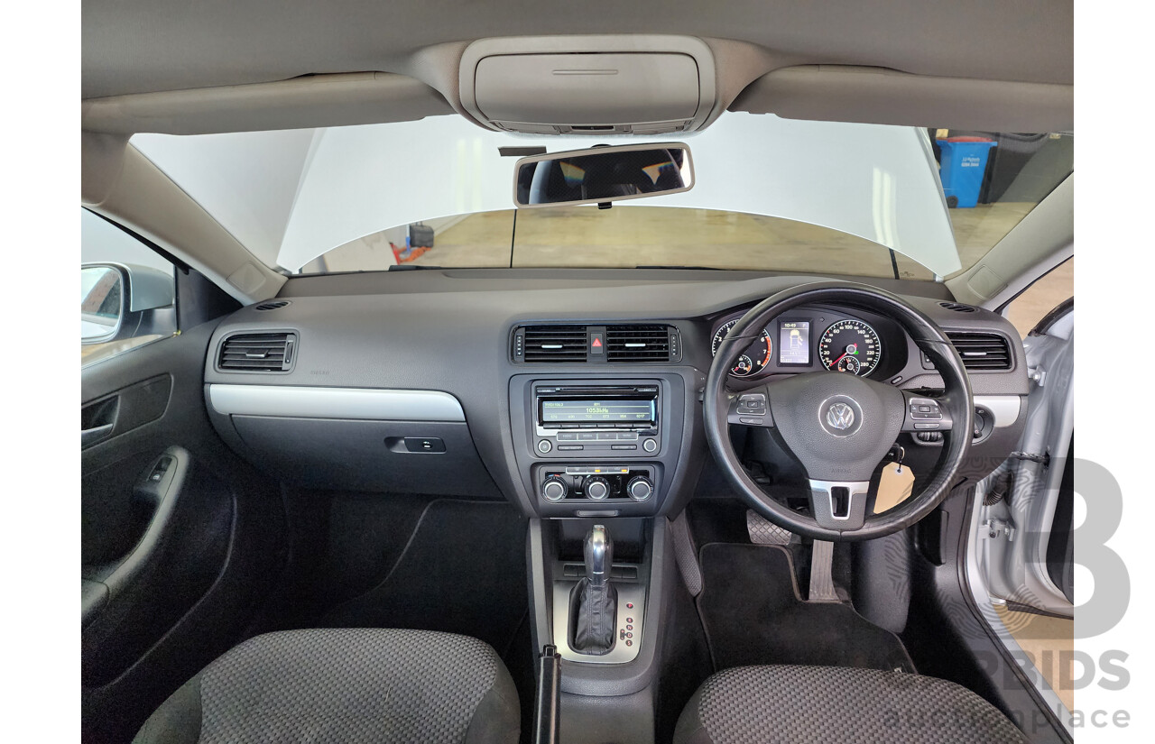 09/2013 Volkswagen Jetta 118 TSI 1KM MY13.5 4d Sedan Silver 1.4L