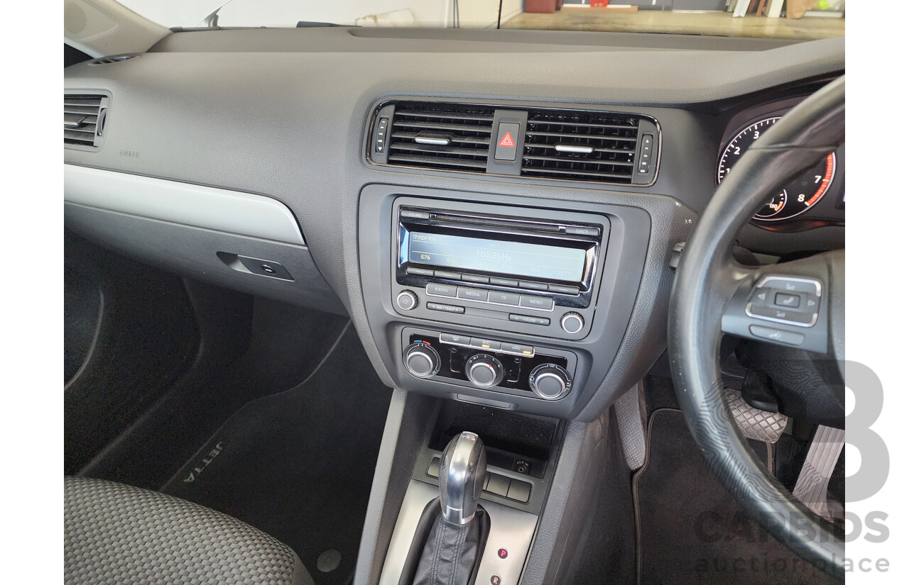 09/2013 Volkswagen Jetta 118 TSI 1KM MY13.5 4d Sedan Silver 1.4L