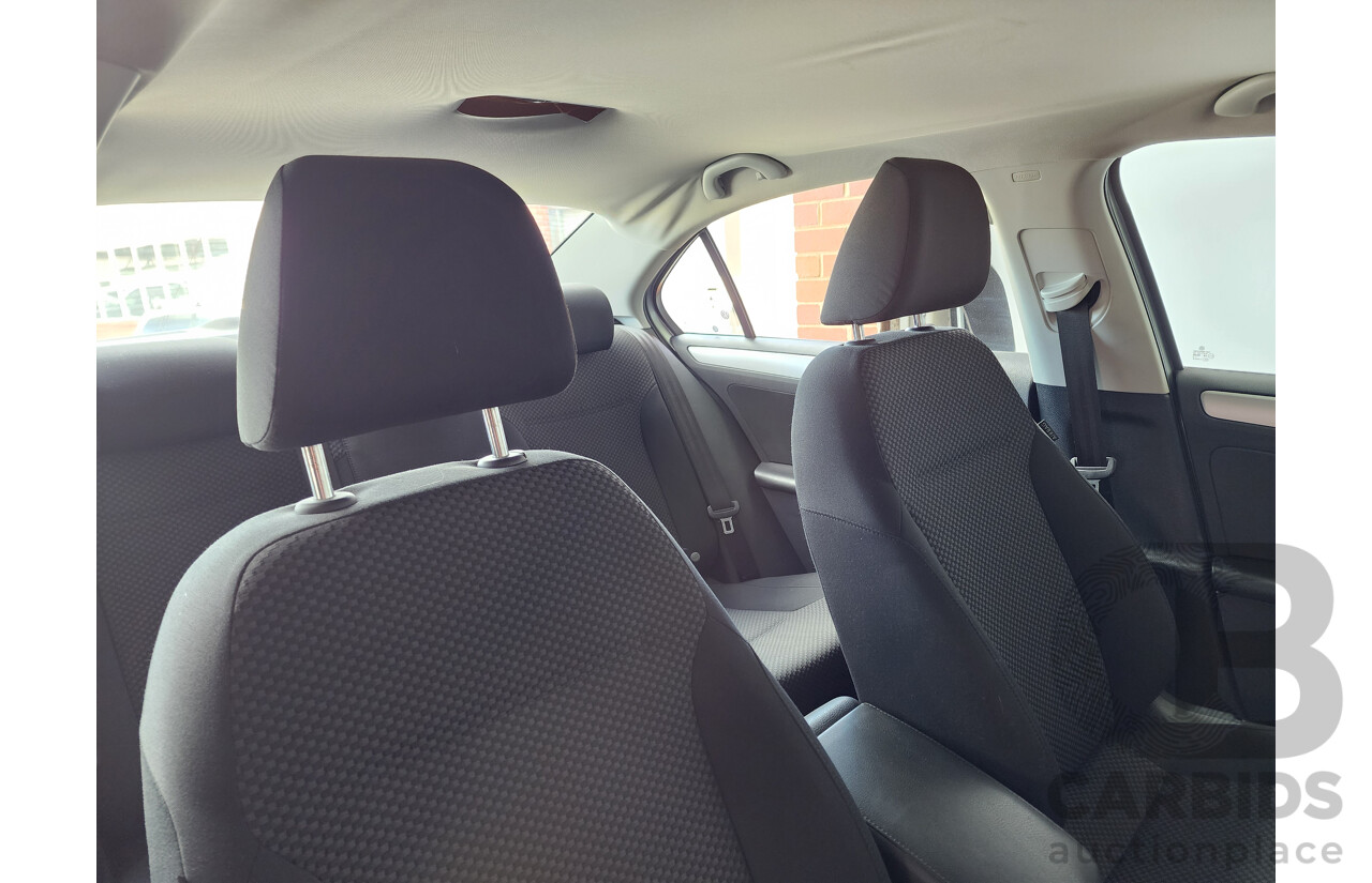 09/2013 Volkswagen Jetta 118 TSI 1KM MY13.5 4d Sedan Silver 1.4L