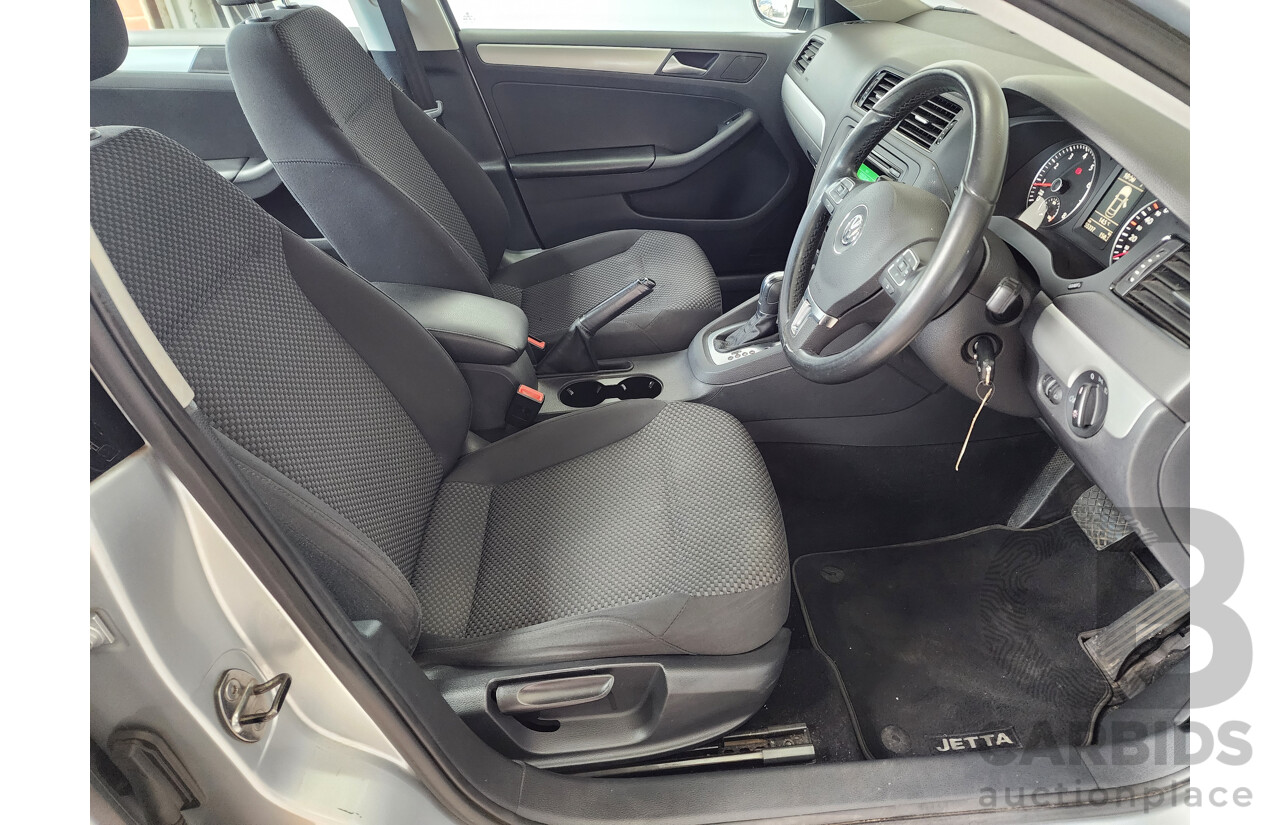 09/2013 Volkswagen Jetta 118 TSI 1KM MY13.5 4d Sedan Silver 1.4L
