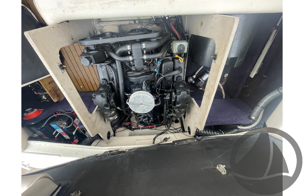 NO RESERVE PRE-LOVED - 1998 Regal 2100 Half Cabin, 5.7 V8 Mercruiser Engine