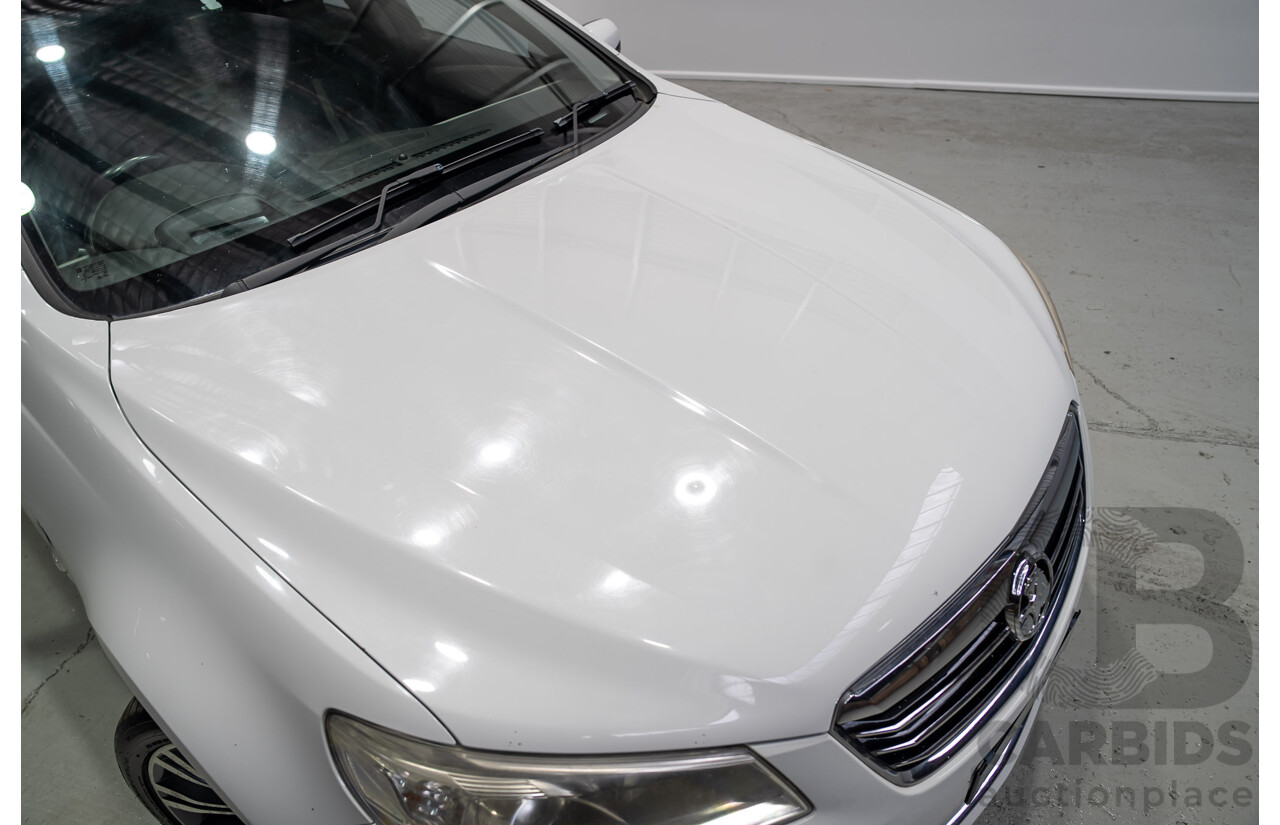 03/2015 Holden Calais V  VF MY15 4d Sportwagon White 3.6L