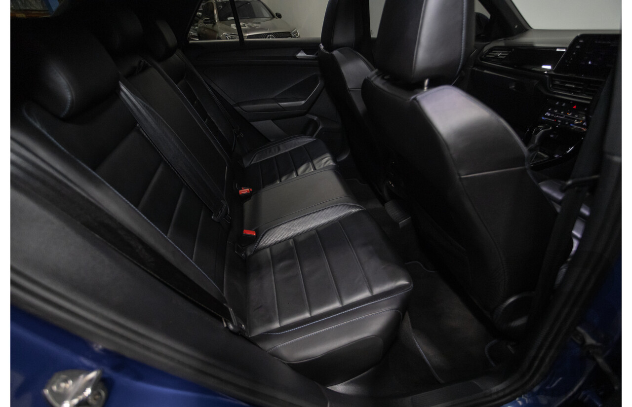 6/2023 Volkswagen T-Roc R (AWD) D1 MY23 4d Wagon Lapiz Blue Metallic Turbo 2.0L