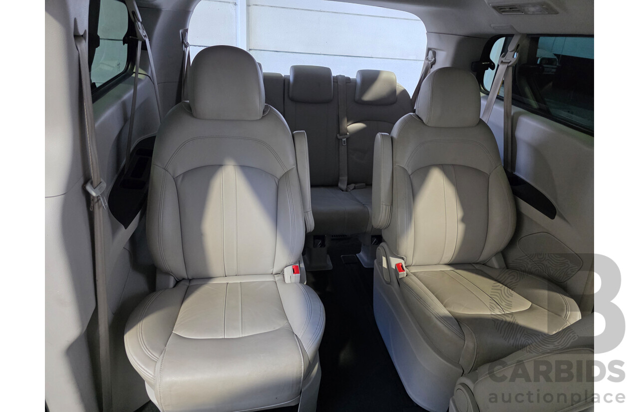 09/2016 Ldv G10 (RWD) SV7A 4d Wagon Black 2.0L 9 Seats