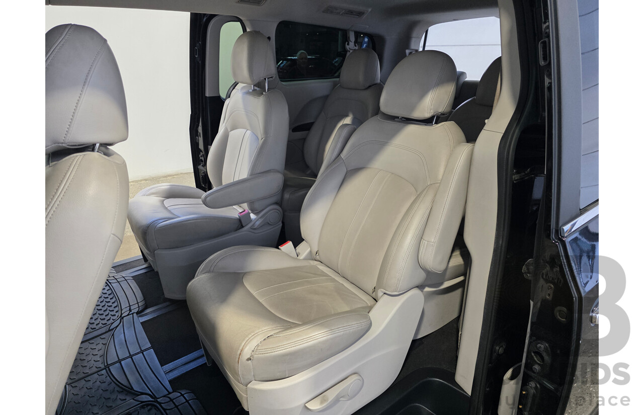 09/2016 Ldv G10 (RWD) SV7A 4d Wagon Black 2.0L 9 Seats
