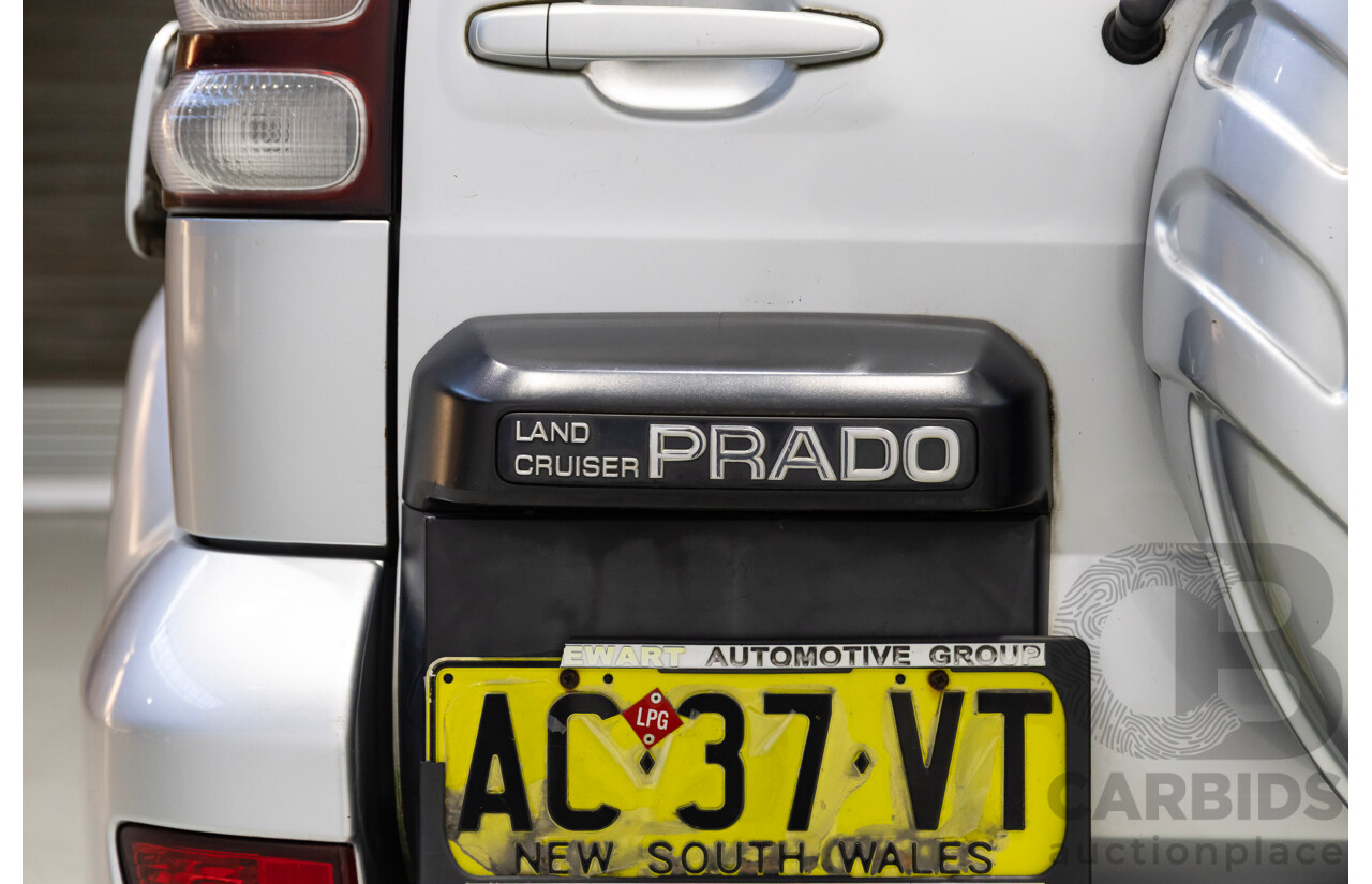 12/2004 Toyota Landcruiser Prado Grande (4x4) GRJ120R 4D Wagon Silver 4.0L