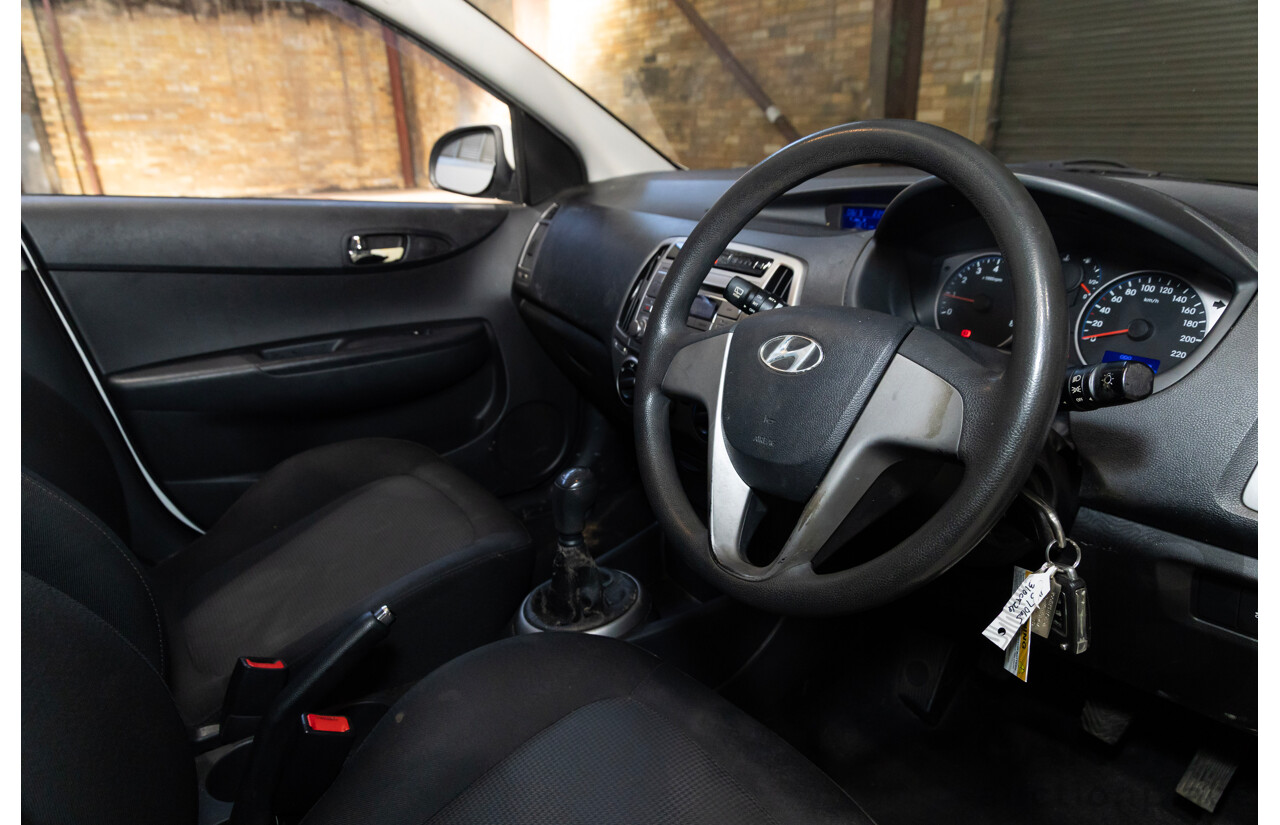 10/2012 Hyundai I20 Active PB MY12.5 5d Hatchback White 1.4L