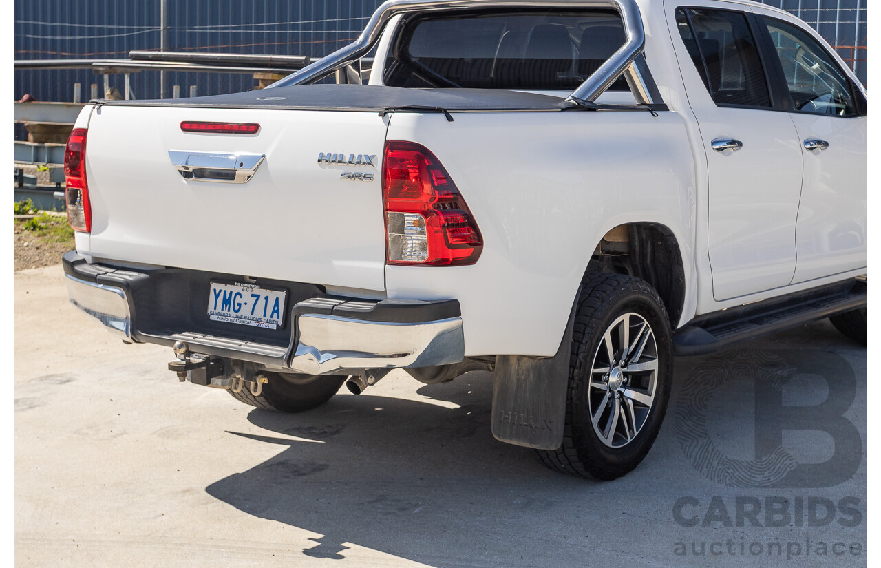 12/2017 Toyota Hilux SR5 (4x4) GUN126R Dual Cab Utility Glacier White Turbo Diesel 2.8L