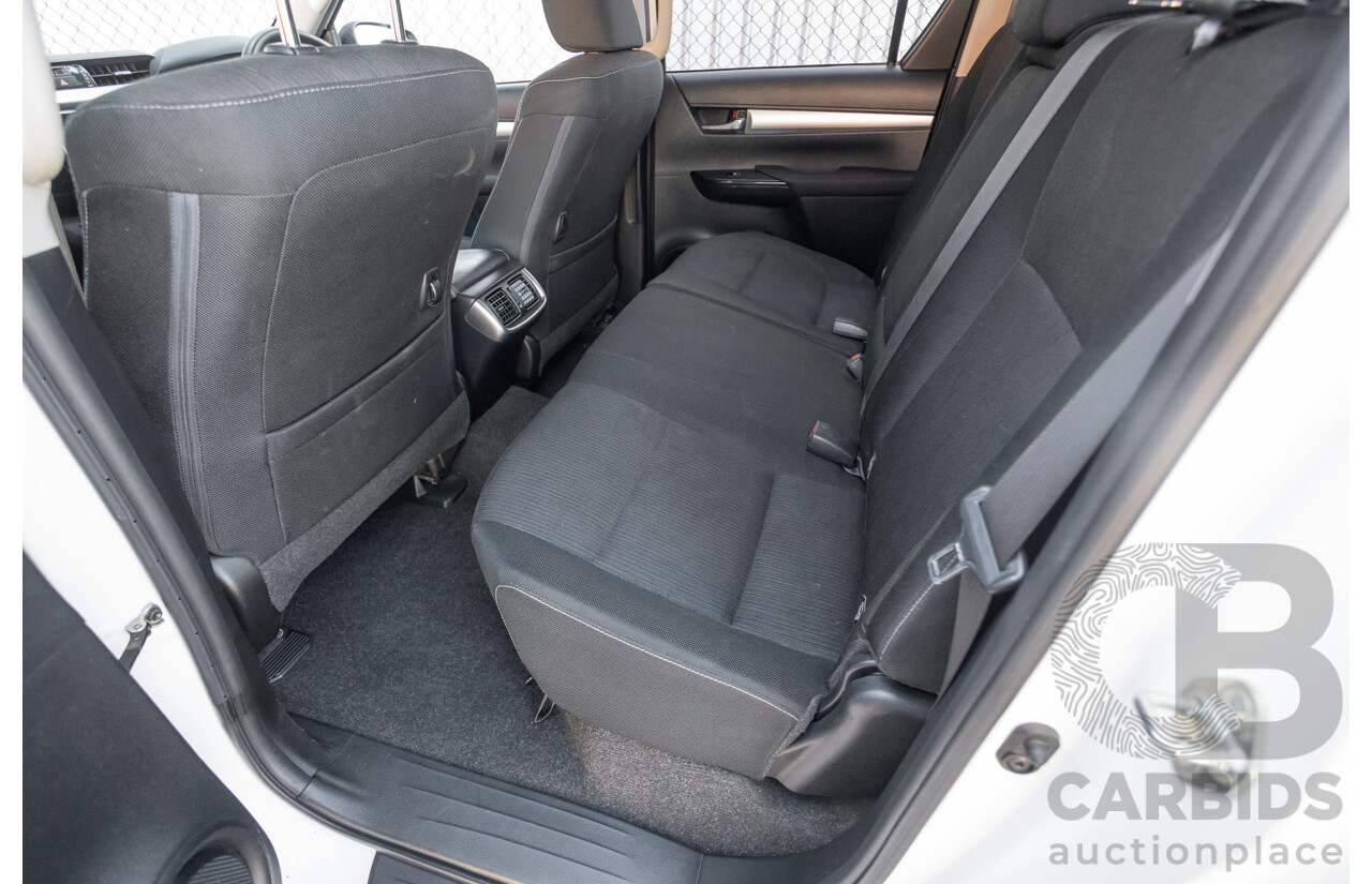 12/2017 Toyota Hilux SR5 (4x4) GUN126R Dual Cab Utility Glacier White Turbo Diesel 2.8L