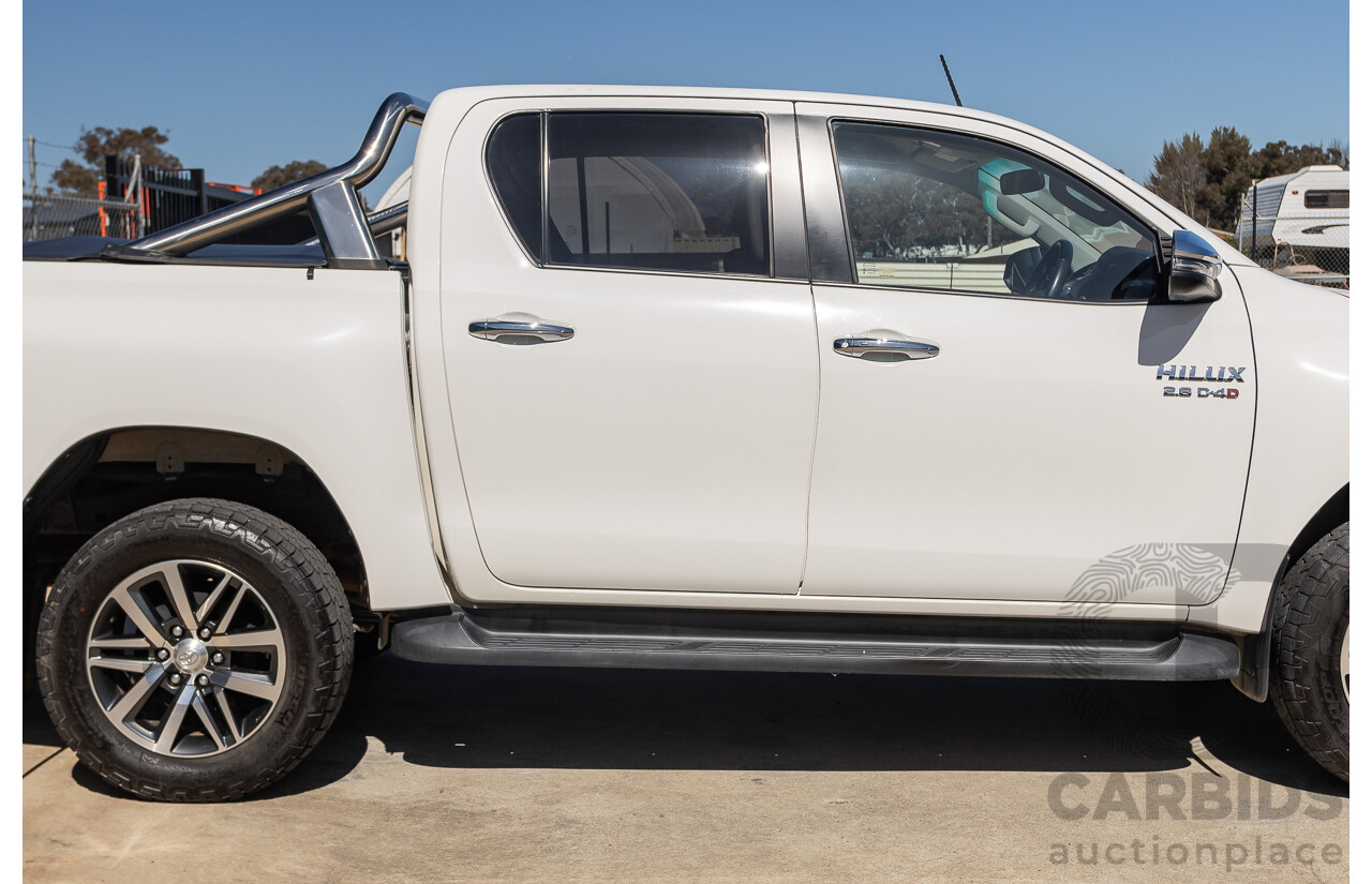 12/2017 Toyota Hilux SR5 (4x4) GUN126R Dual Cab Utility Glacier White Turbo Diesel 2.8L