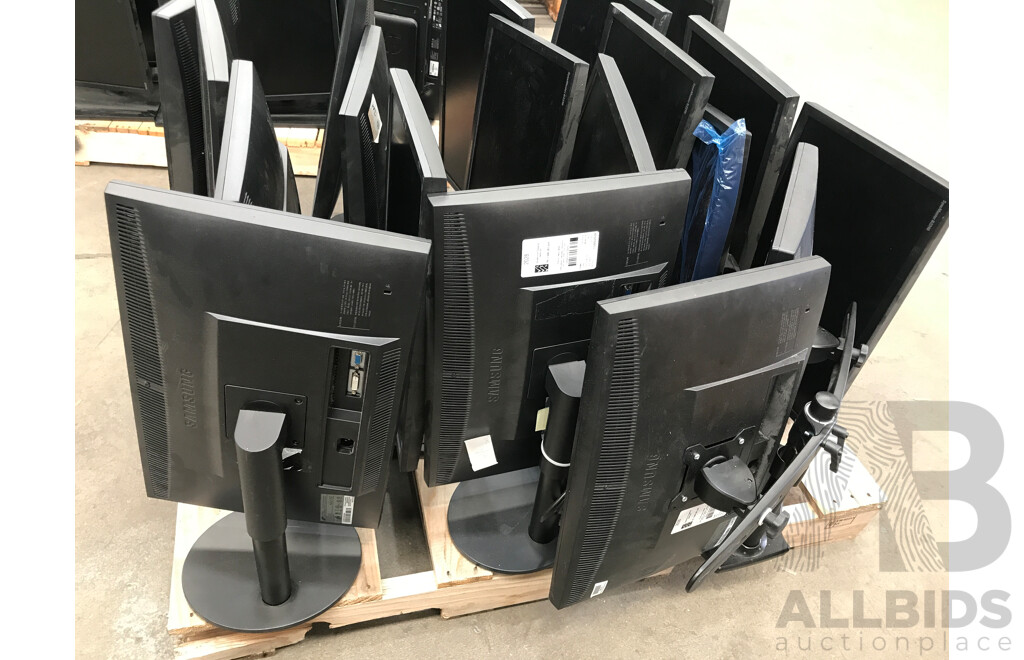 Pallet Lot of Assorted Samsung Monitors