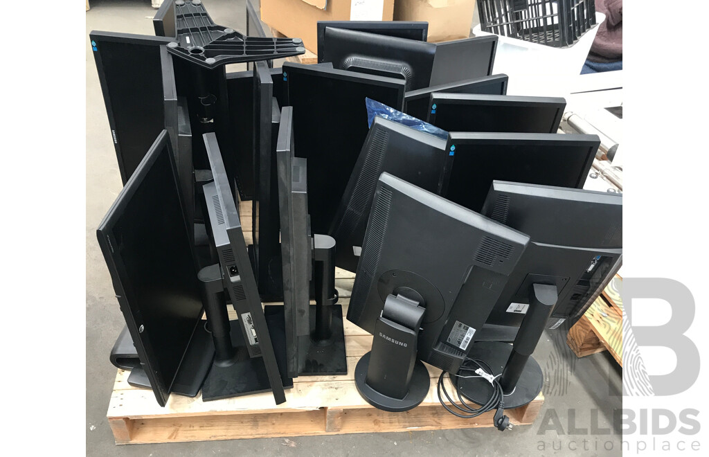 Pallet Lot of Assorted Samsung and HP Monitors