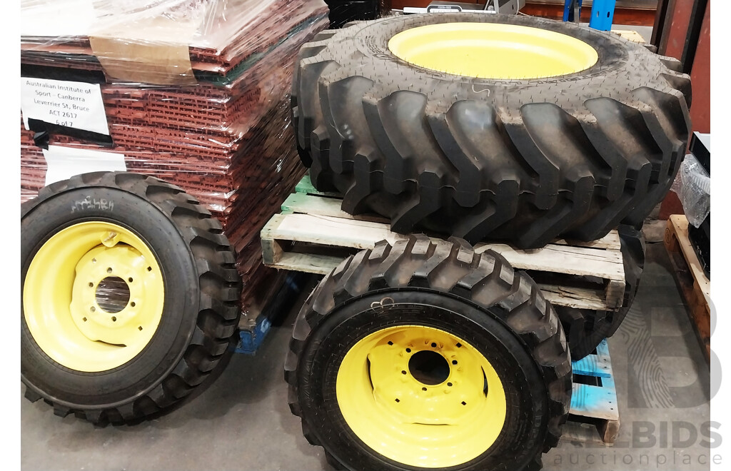 4x Galaxy Tractor Tyre's