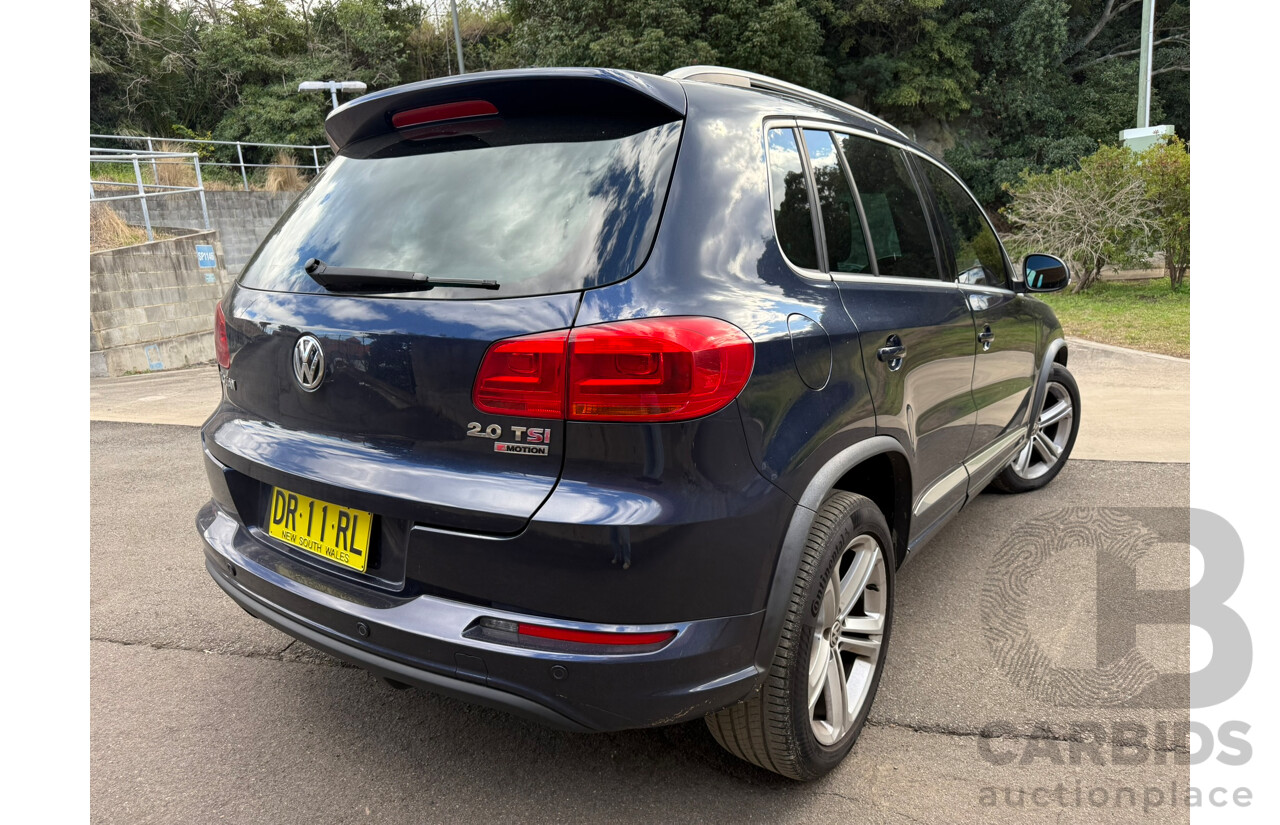 12/2015 Volkswagen Tiguan 155 TSI R-LINE (4x4) AWD 5NC MY16 4D Wagon Night Blue Metallic 2.0L