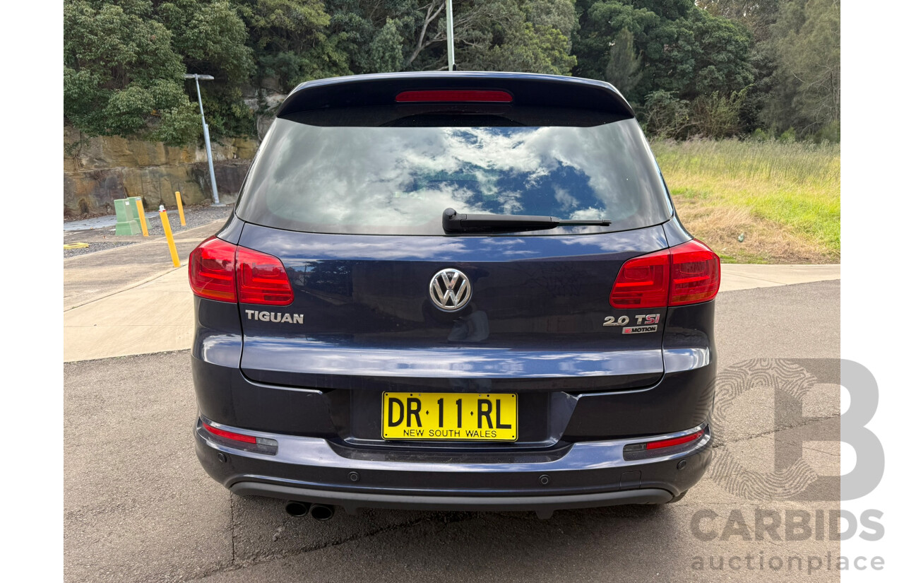 12/2015 Volkswagen Tiguan 155 TSI R-LINE (4x4) AWD 5NC MY16 4D Wagon Night Blue Metallic 2.0L